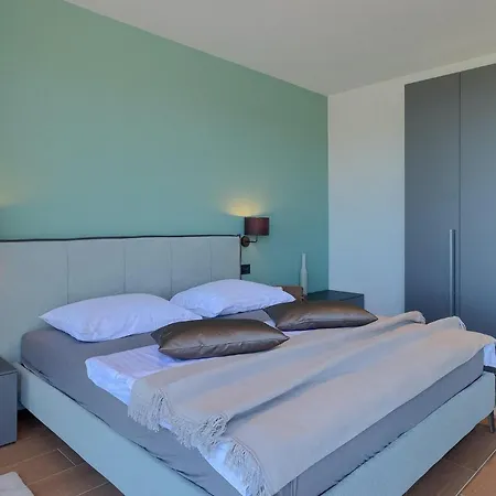 Sabina * Πόρετς