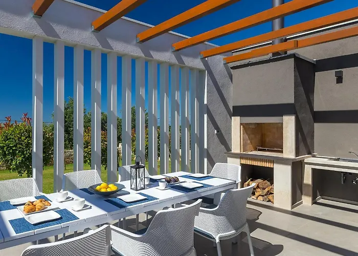 펜션 Sabina 포레치